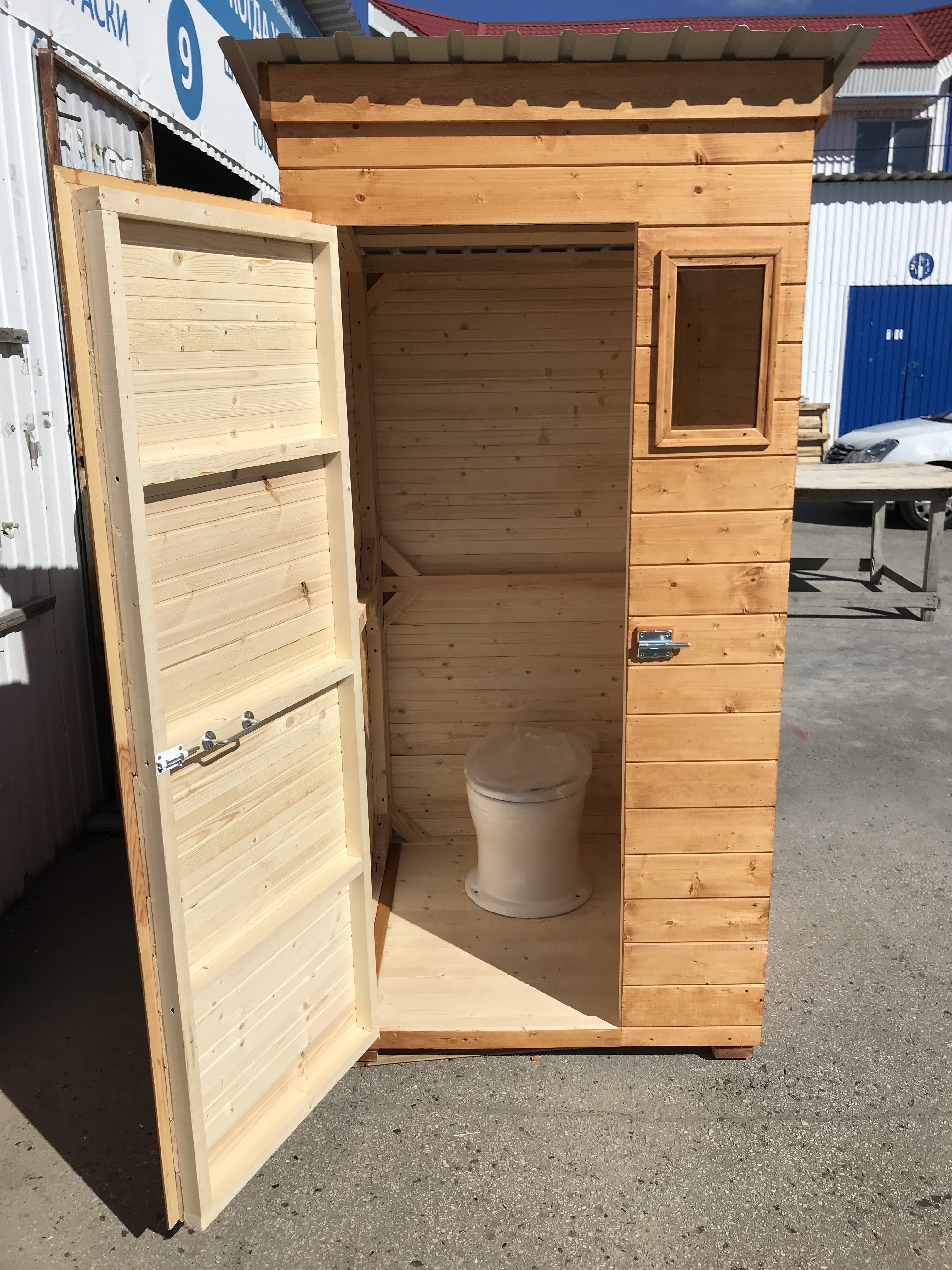 Дачный Туалет с унитазом «Домик- комфорт». Купить дачный туалет в дзержинске с доставкой по Нижегородской области.